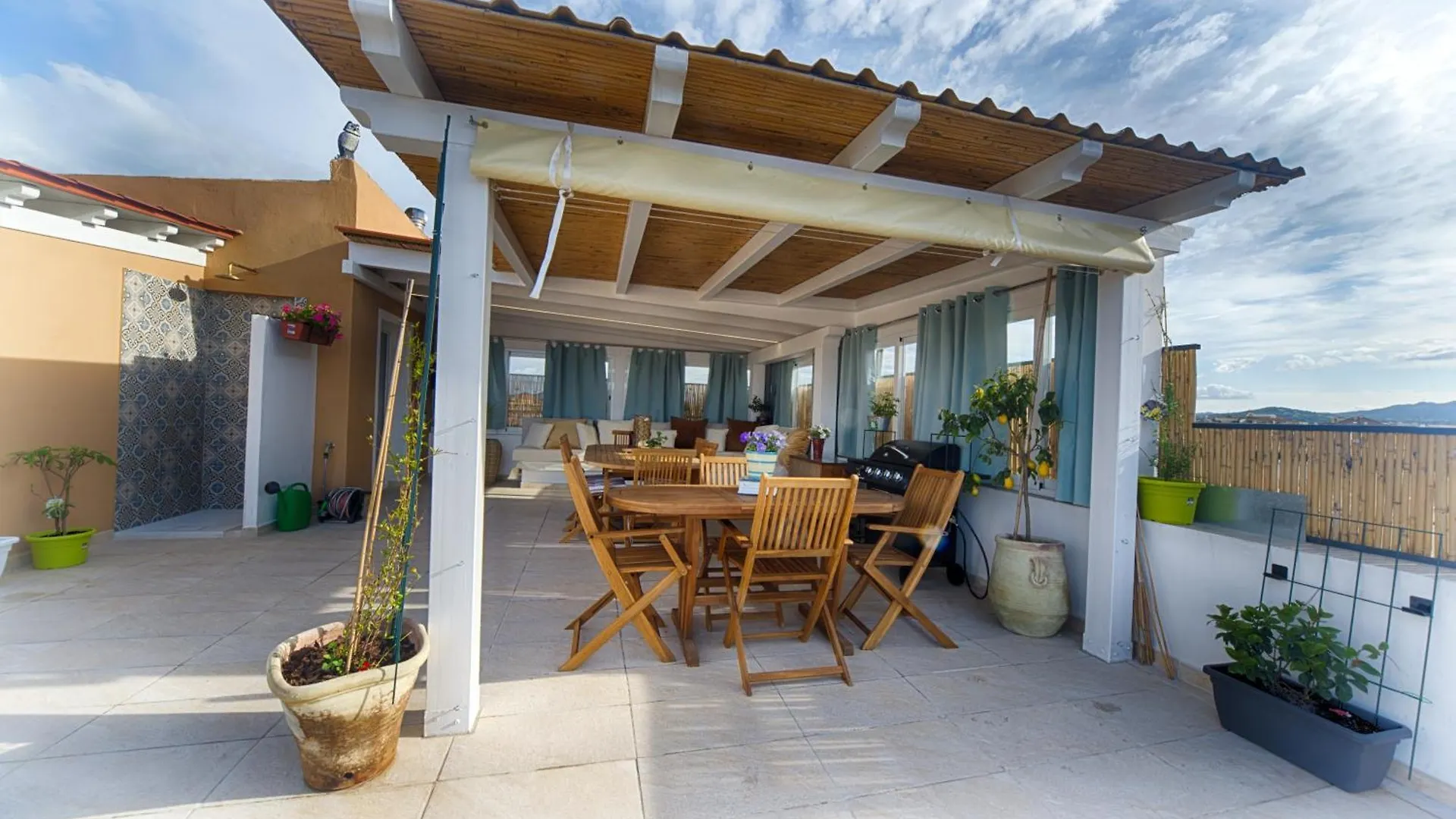 Terrace Rooms Olbia Center 게스트하우스