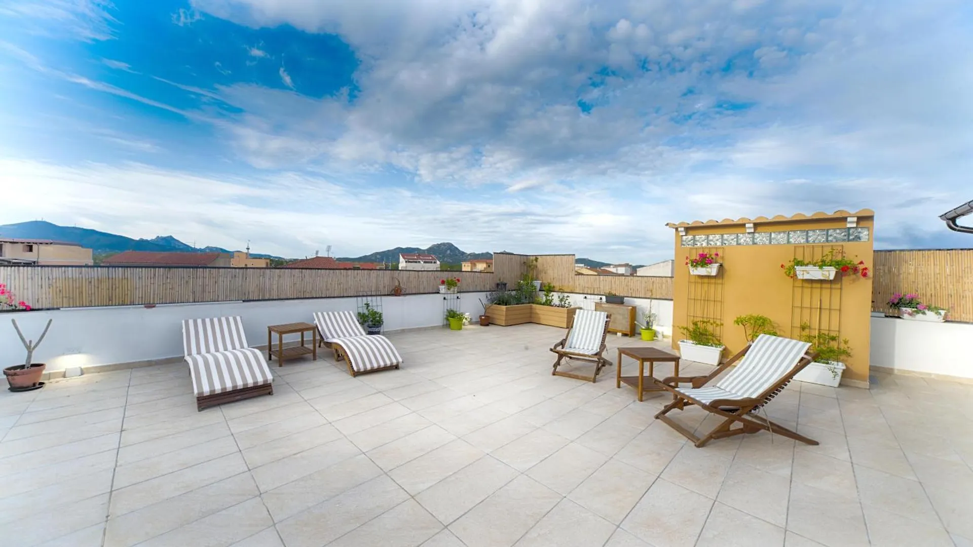 Terrace Rooms Olbia Center Maison d'hôtes